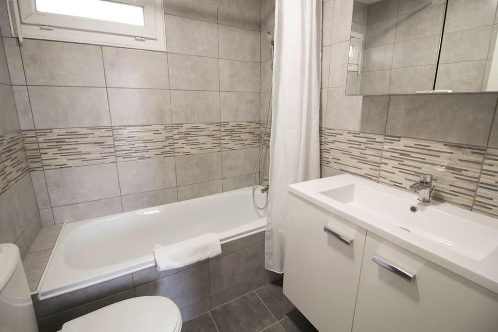 Апартаменти Joli T2 Renove / Wifi / Grand Parking Prive La Couronne  Екстер'єр фото